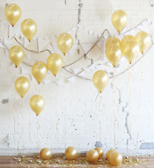 7 nye party decoration ideas balloon backdrop
