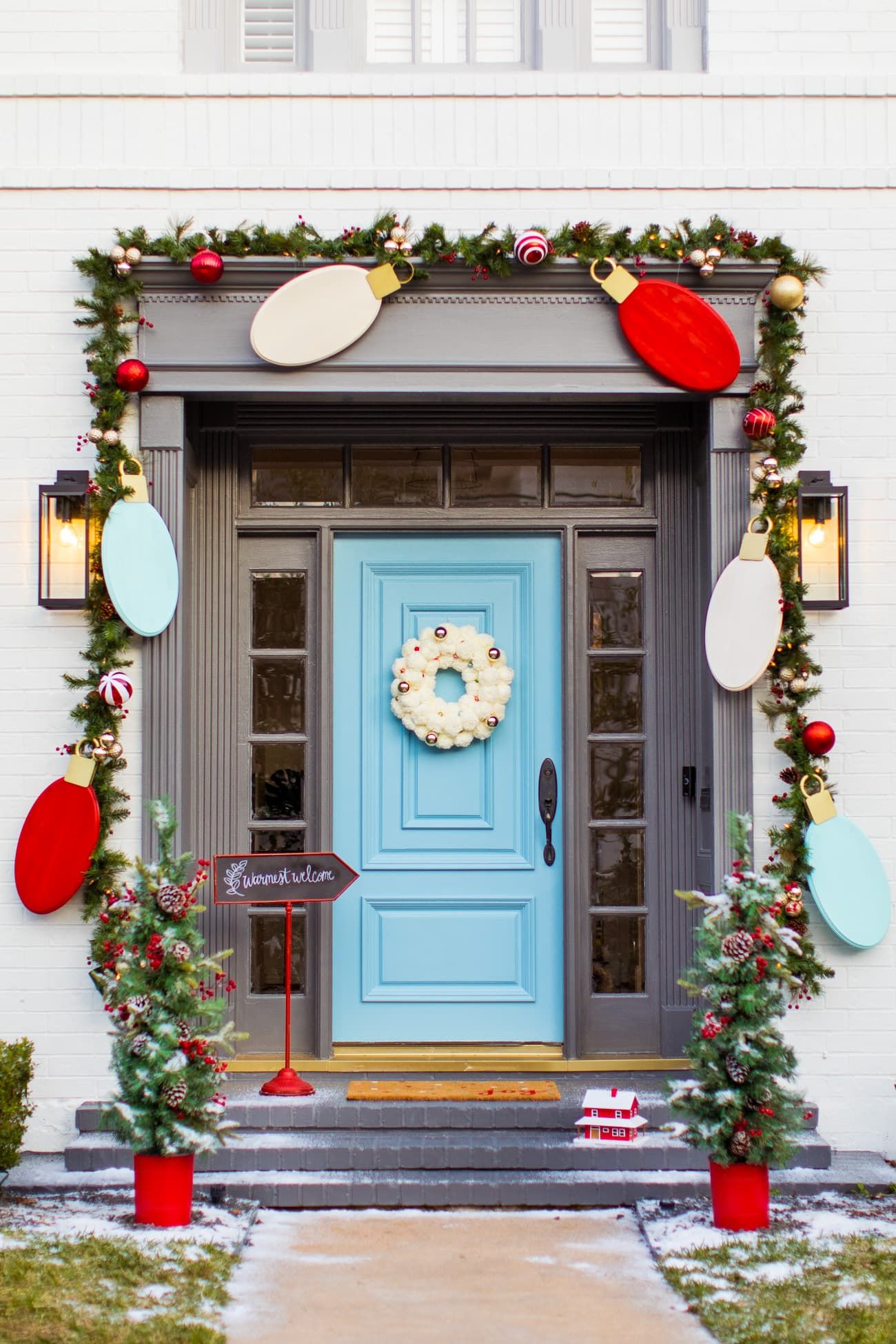 evolve front door garland and lights decor