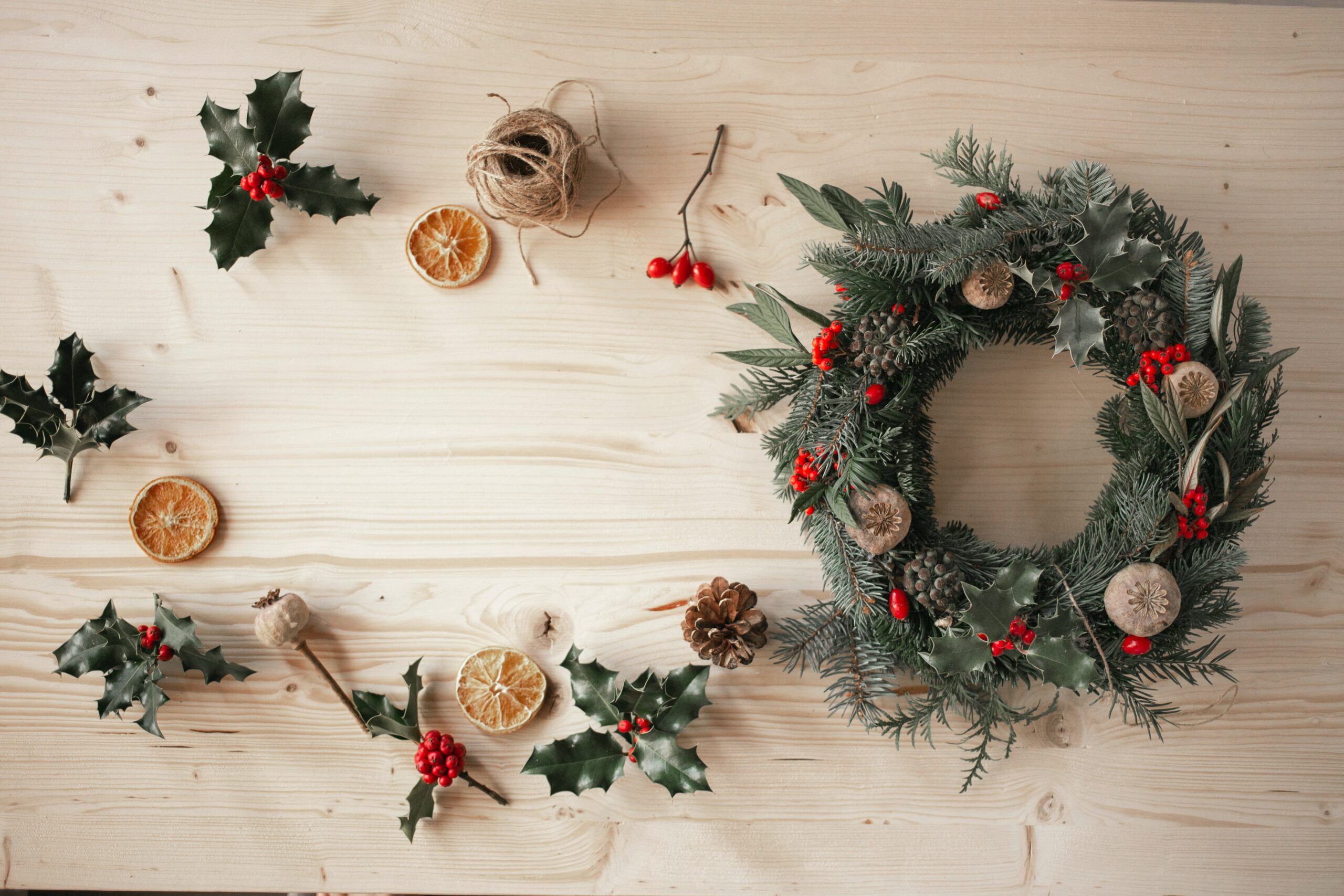 evolve-blog-festive-front-door evolve blog wreath festive front door